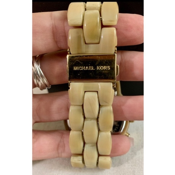 Michael Kors Oversized Horn Watch - Picture 2 of 3